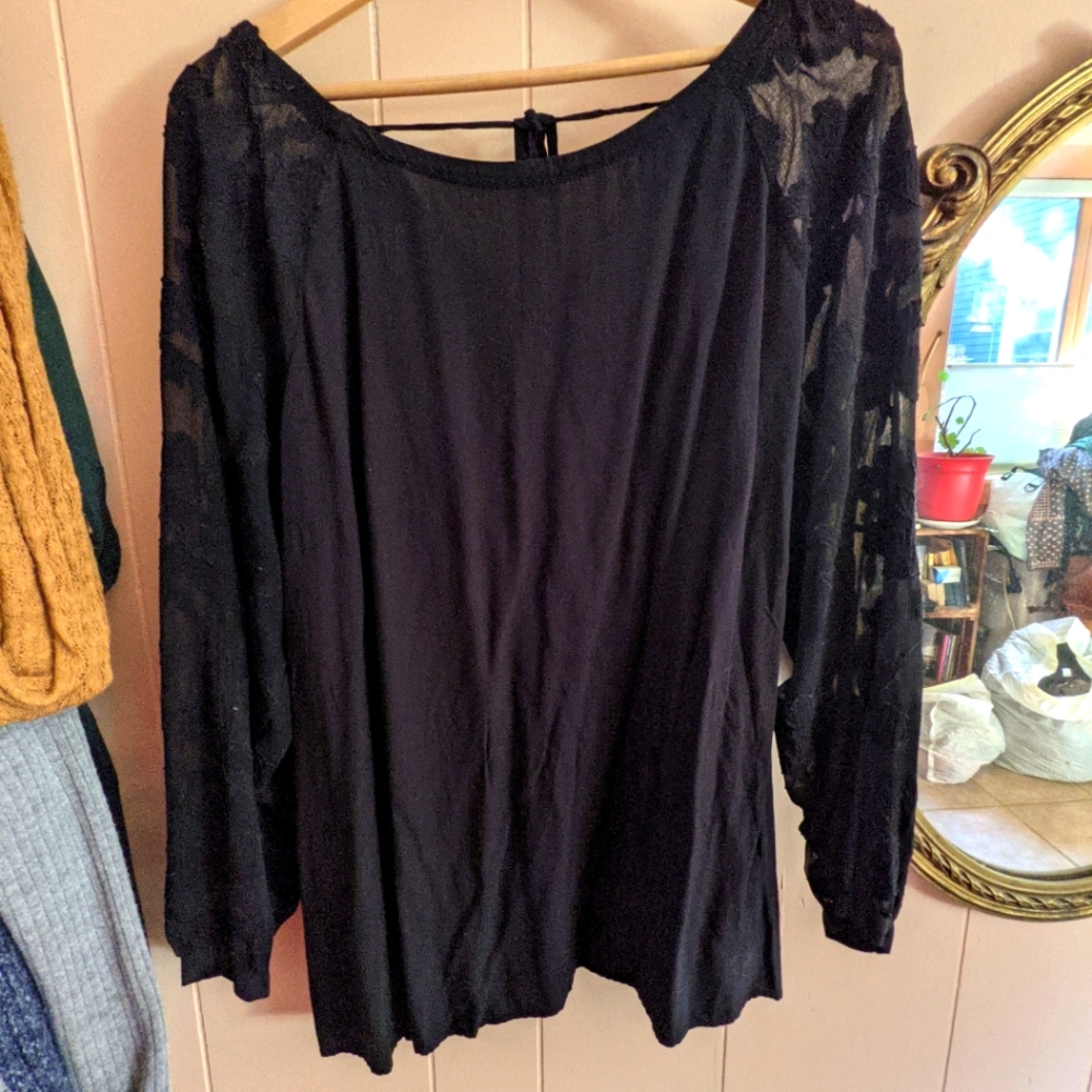Loft lace sleeve blouse